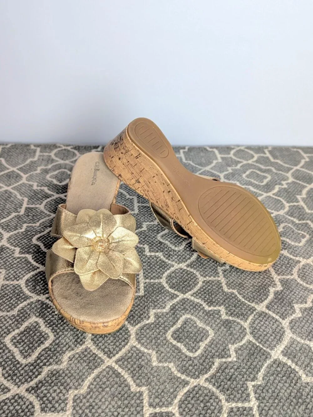 GH BASS & CO Flower Gold Leather Wedge Sandals Sz 6.5